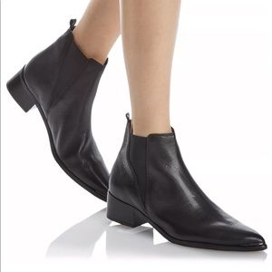 Marc Fisher Yale Chelsea Ankle Boots size 6